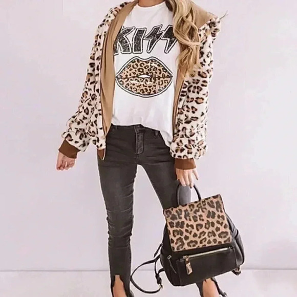 KISS Leopard Lips T-Shirt Tee Top Shirt - Picture 3 of 5